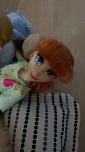 Anna and Elsa’s Family Summer Movie Night! 🍿Pt.15 Dolls - Fun Play- Barbie Ken