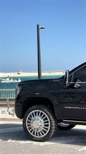 Denali Ultimate L5P 26s GMC Truck