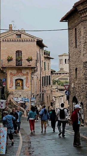 Exploring Assisi, Italy: A journey through Medieval Charm #travel #italy #explore #vlog #italia #4k
