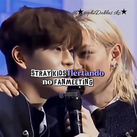 (meme)🤣💥STRAYKIDS FLERTANDO UM COM O OUTRO AKKAKA #straykids