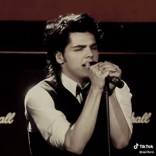 Gerard Way Edits and My Chemical Romance Concert Edits Compilation