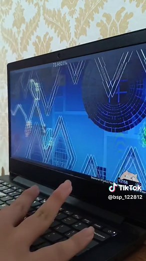 Mastering Tidal Wave in Geometry Dash Gameplay