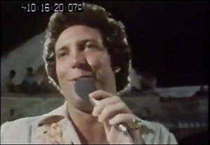 Tom Jones - Right Place, Wrong Time - 1974 LIVE
