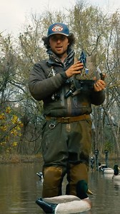 -PULSATOR PRO MALLARD HEN- The legendary performance of the industry’s favorite water motion decoy is now even better! Higdon Outdoors has taken performance and dependability to new heights with the groundbreaking Pulsator PRO Series. Every element of our latest PRO series is meticulously crafted to provide the most robust and efficient motion decoy available on the market. • Foam-Filled • 7 hour runtime • Magnetic Charging • Lightweight, easy to carry • Mimics rocking, feeding motion • Waterpro