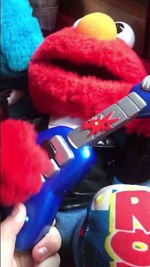 Elmo plays guitar part 7