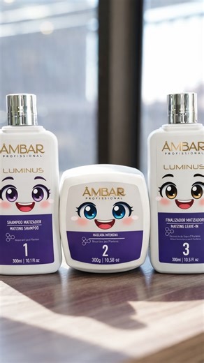 Âmbar Profissional - Oficial 🇧🇷🌎🌍🌏 on Instagram: "NOVO! Luminus – O Poder da Matização Perfeita Chegou o Luminus, o mais novo lançamento da nossa linha de tratamento capilar! Desenvolvido com tecnologia avançada, Luminus promove a matização inteligente dos fios, revelando o melhor de cada cor: 💛 Loiros mais luminosos, platinados e livres do amarelado. 🔬 Com ativos nutritivos e pigmentos de alta performance, Luminus trata enquanto colore, proporcionando hidratação profunda, brilho extremo