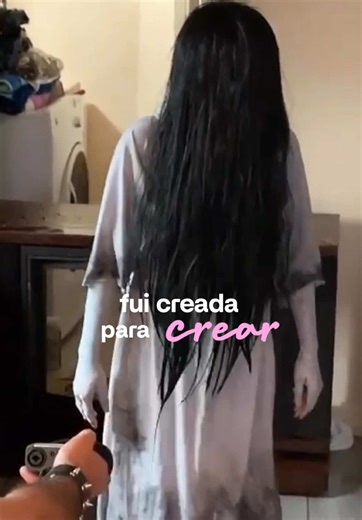 If you couldn’t tell… I like to make things 💚 Wait till the end to see my latest project almost complete! #princessjasmine #cosplayer #cosplay #creative