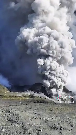 Drone Footage of Whakaari/White Island Volcano Eruption