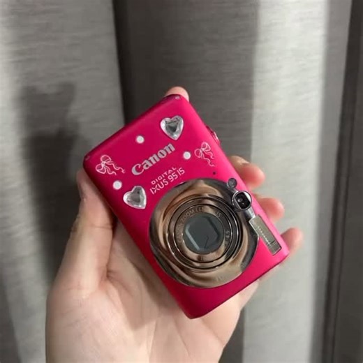 CAMDIGI on Instagram: "Canon Ixus 95 IS PINK 💖 ✨Conditions ✨ ⟡ Digicam preloved/second ⟡ Body judge by video ⟡ Secure flash ⟡ Zoom in/out safely ⟡ Secure lenses ⟡ Safe photos ⟡ Safe record ⟡ All buttons are secure ✨What you get✨ ⟡ Camera ⟡ Original battery ⟡ Universal charger ⟡ Hardcase ⟡ Memory ⟡ Cute Strap (random) *Unedited photos *please note that you're buying a secondhand camera, so it wont be 100% like new *Ask as much as possible because No return or refund"
