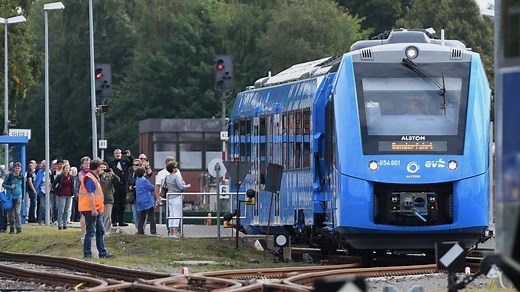 First hydrogen-powered passenger train debuts in Germany