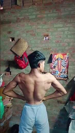 “No Pain, No Wide Back 💪”