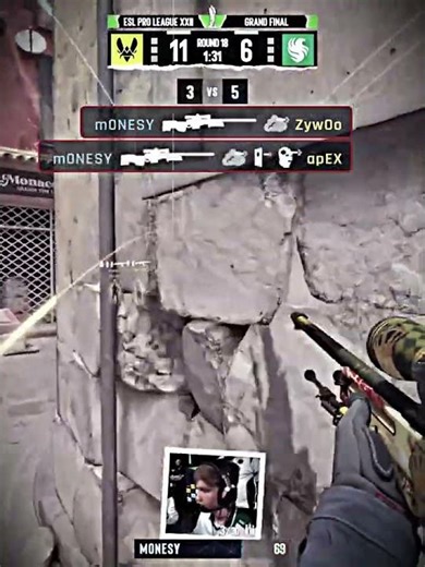 Counter Strike 2 Moment