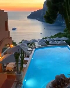 Stairway to the sunset 🌅 🎥 italian_places | Voyage Privé