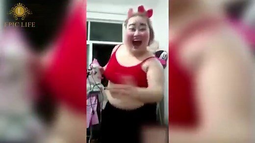 Dancing Girl Funny Fails 💃🏻 💃🏻 Epic Girl Dancing Fails (Part 1) [Epic Life]