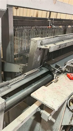 Fully Automatic Woven Crimped Wire Mesh Machine / Mining Vibrating Screen Mesh Machine #screenmesh