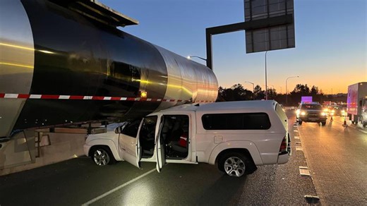 I-5 southbound traffic in Tacoma snarled early Tuesday morning after tanker truck collision