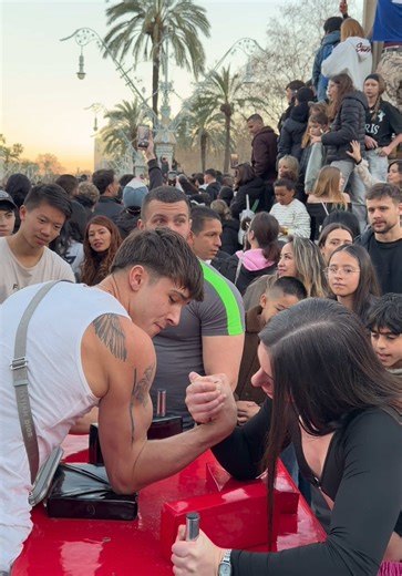 Demasiada Fuerza en el Pulso: Girl vs Boy