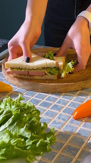 215 reactions | ✌️ როცა გინდა გემრიელად მიირთვა...  "კორიდას“ პიკანტურით მომზადებული სენდვიჩი საუკეთესო გამოსავალია! 索索 #კორიდა #გემრიელი #ხარისხიანი #ხელმისაწვდომი | Korida • კორიდა | Facebook