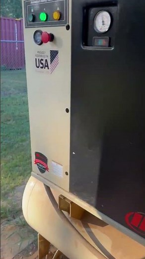 INGERSOLL-RAND UP6-15C-125 15 HP Single-Stage Horizontal Tank-Mounted Rotary Screw Air Compressor