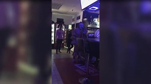 Pennywise cantando Ya Te Olvide. | El muchacho de los ojos viscos