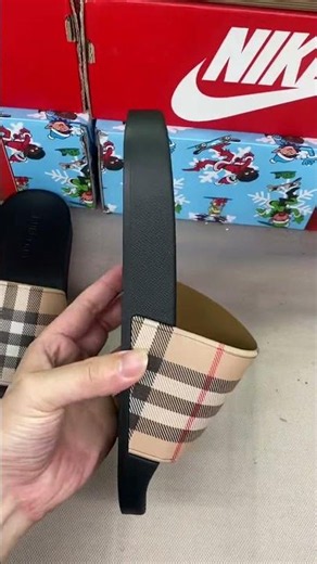 Burberry Furley Check Slides Archive Beige 8023965 #rucykick #shippingavailable #outfitideasforyou