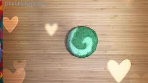 Bath cocktail 🛁 #bathbomb #lushcosmetics #asmrsounds #asmrvideo #satisfying #slime #bubblebar #satisfy #asmr #asmrcrunch #chopchop #soap