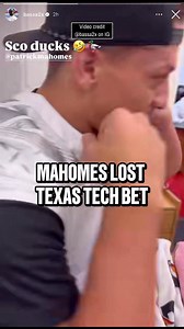 335K views · 1K reactions | Patrick Mahomes lost a bet to rookie linebacker Jeffrey Bassa after Oregon shutout Texas Tech. Mahomes wore Bassa’s Oregon jersey today  #chiefs #chiefskingdom #oregon #texastech #ducks #ttu #collegefootball #ncaa : @bassa2x on IG | Farzin Vousoughian | Facebook
