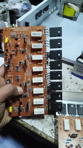 Curcit Special Amplifier: Dual 12-Inch Bass Speakers