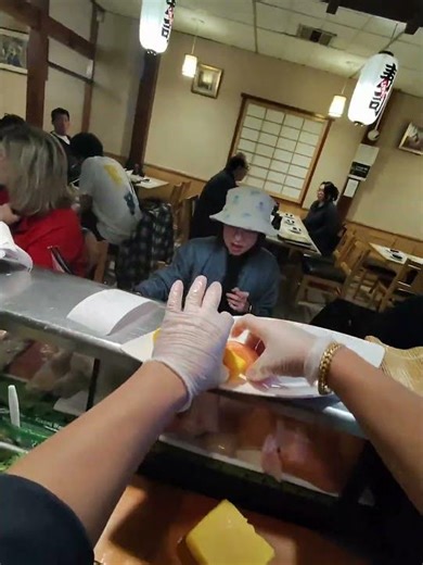 How to make a basic sushi