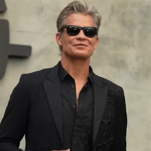 960K views · 19K reactions | #TimothyOlyphant looked suave in sunglasses arriving to the 'Alien: Earth" European premiere | TooFab | Facebook