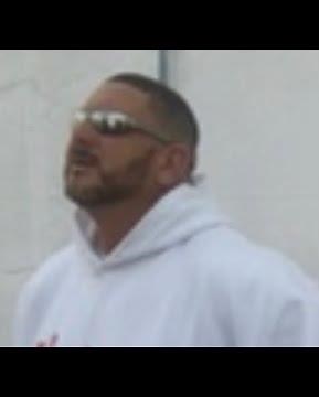 How to caulk siding joints