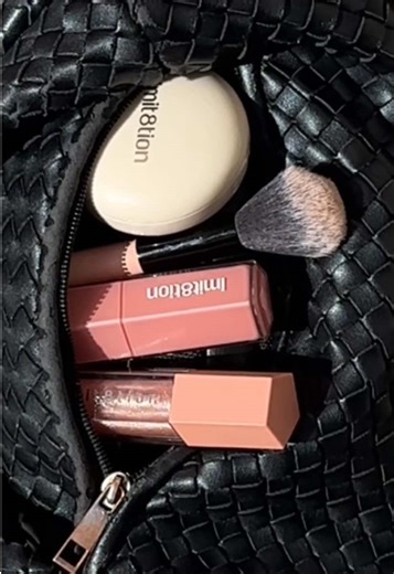 Essential Makeup Kit for Every Bag