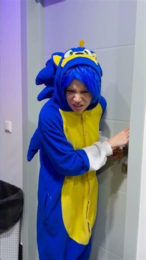 Bathroom Jam Challenge: Bee-yond Fun! 🚽🎶