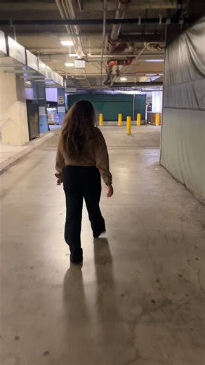 Danielle Nicole 🥑🍞🌅 on Instagram: "The question I’ve been asked the most is what were my symptoms. I tell people all the time there were no signs. I just thought it was stress from everything I was going through. I was tired, I had headaches and a little short tempered. How I finally figured it out was I ended up having a seizure. My angel Autumn called 911 and my superhero (Logie) woke up Mike. After a scan at the hospital, there was something that was pictured that was large (4cm) and gray.