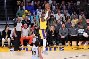 LeBron James Teams Up With Taco Bell In "Taco Tuesday" Fight