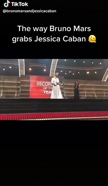 These two ❤️ @officialjessicacaban @brunomars #jessicacaban #brunomars #grammy #grammys