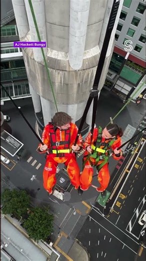 Fancy a thrill? Stuff reporter takes 192m plunge from NZ's tallest building | Stuff.co.nz