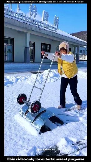 Aunty kept insisting the snow cleaner was perfectly😂😅 #shortsfeed