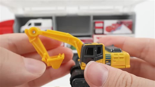 Tomica Box Cars Minicar Opening and Okatazuke Convoy
