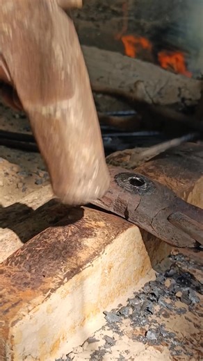 Blacksmith red steel rod moldingf #blacksmith #weldinglife #metalwork | Mechanical Zone