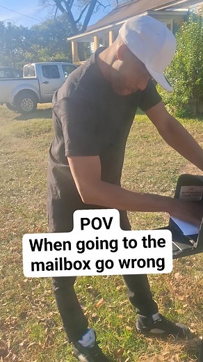 When a grown man 💩 on himself going to the mailbox | Roderick Butts