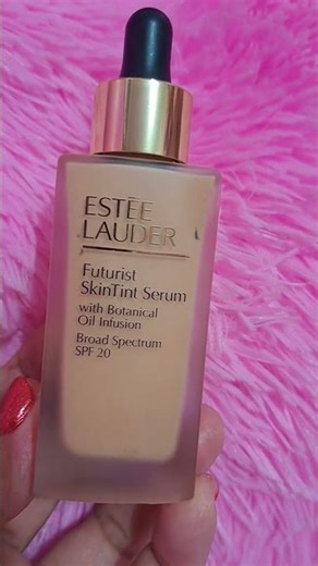 Base de Maquillaje ESTEE LAUDER with Botanical Oil Infusion.