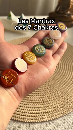234K views · 4K reactions | Les mantras des 7 chakras ⚪ Ces 7 pierres des 7 chakras sont disponibles sur Mybouddha à la commande. #7chakras #pierresnaturelles #mantra | Mybouddha | Facebook