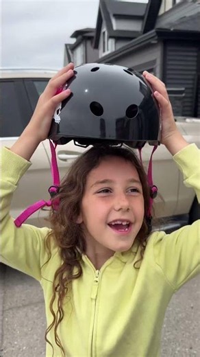 Mom Teaches Sierra Bike Safety! 😮 Always Wear a Helmet 💛