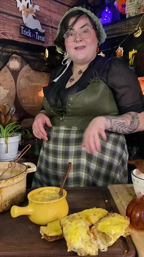 Delicious French Onion Soup Recipe by CopperSpoon | Cooking Tutorial