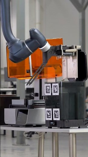 ‪@Formlabs‬ Form 4 Automated printing, washing, sorting and storing + internal logistics ✅