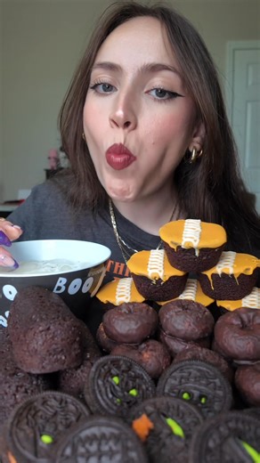 67K views · 1.3K reactions | scary hostess snack desserts  which hostess snack do you want to try the most?? @Hostess Snacks #chocolate #chocolatecake #cake #mukbang #fyp #fblifestyle | Hallieis Eating | Facebook