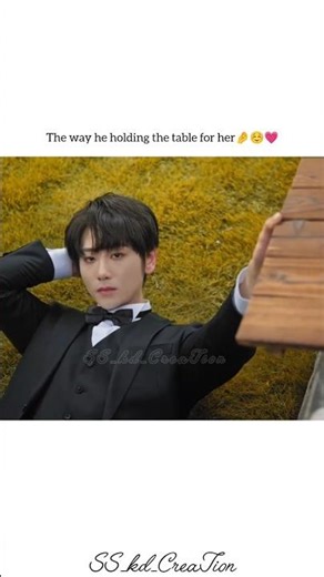 The way he holding the table for her🤌☺️💗✨|affinity cdrama💕|#cdrama#shortsfeed #Fangjin#Cuiyuxin