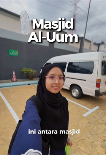 📍 Masjid Al-Uum, Bangi Selangor 🕖 Start solat: 7.50–7.55pm 🕌 20 rakaat 3 witir (boleh keluar selepas 8 rakaat) ⏰ Habis lebih kurang 9.40pm ❄️ Fully aircond 👩🏻 Muslimah friendly 🚗 Parking limited selepas Maghrib Puteri sampai pukul 7.10pm pun masih ada makanan pack lagi 🤍 (weekend ya!) So kalau nak iftar santai sebelum solat, still sempat insyaAllah. Save video ni untuk next masjid hunting ✨ And drop cadangan “hidden masjid” yang best untuk iftar pulak 👀 #ramadhan2026 #masjidhunting #masj