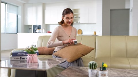 POPCHOSE Fabric Shaver, Lint Remover for Clothes, Battery Operated Lint Shaver with 6-Leaf Blades, Sweater Shavers to Remove Pilling for Clothing, Couch, Furniture, Fuzz, Lint Ball, Pillings